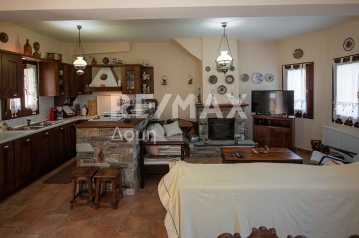 Image No.6-Propriété de 4 chambres à vendre à Magnésie