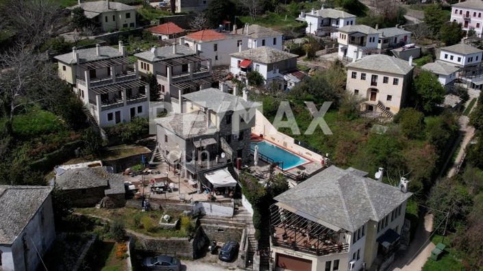 Image No.10-Propriété de 13 chambres à vendre à Kalamaki