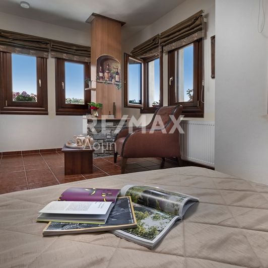 Image No.37-Propriété de 13 chambres à vendre à Kalamaki