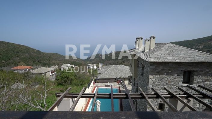 Image No.5-Propriété de 13 chambres à vendre à Kalamaki