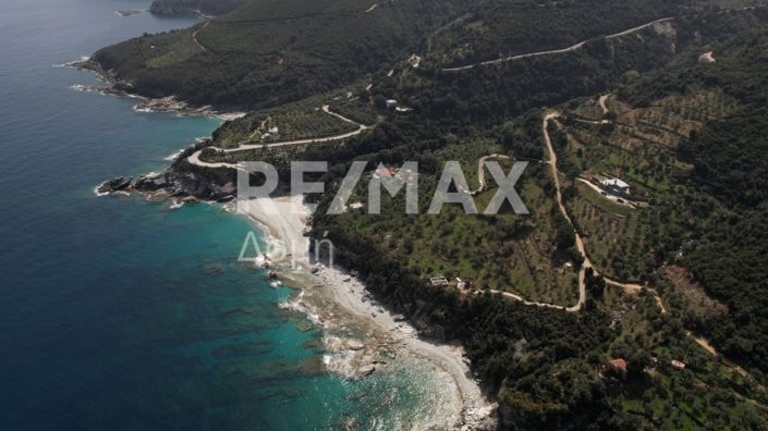 Image No.9-Propriété de 13 chambres à vendre à Kalamaki