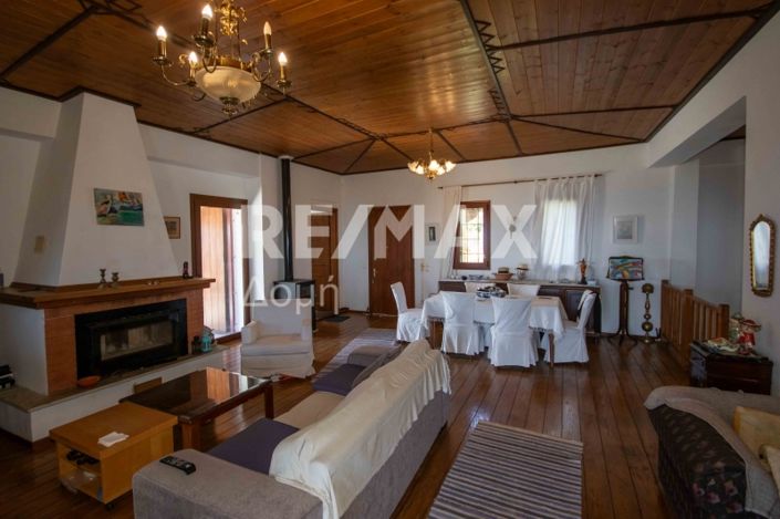 Image No.39-6 Bed Property for sale