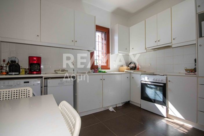 Image No.40-6 Bed Property for sale