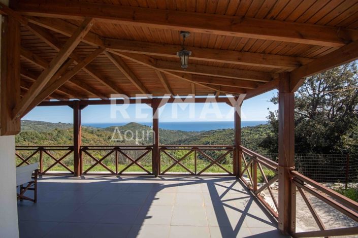 Image No.52-6 Bed Property for sale