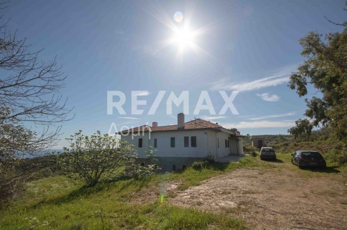 Image No.65-6 Bed Property for sale