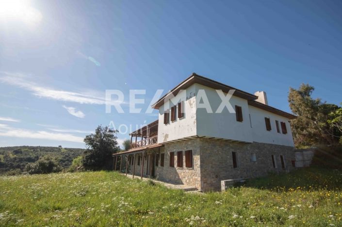 Image No.66-6 Bed Property for sale