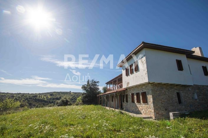 Image No.67-6 Bed Property for sale