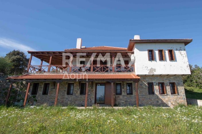 Image No.69-6 Bed Property for sale