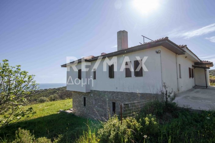 Image No.70-6 Bed Property for sale