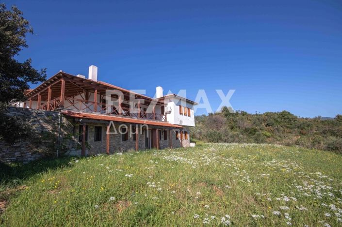 Image No.74-6 Bed Property for sale