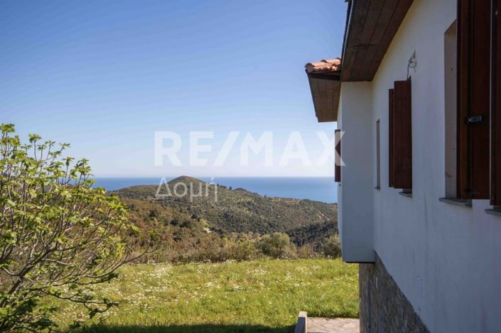 Image No.76-6 Bed Property for sale