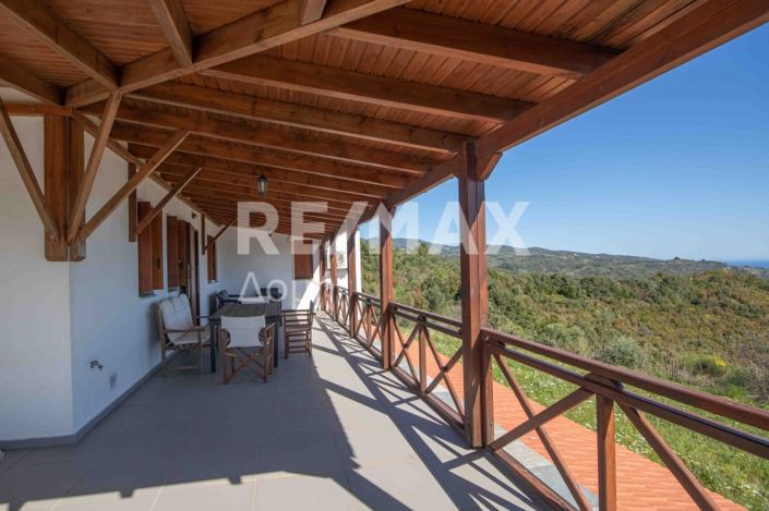 Image No.79-6 Bed Property for sale