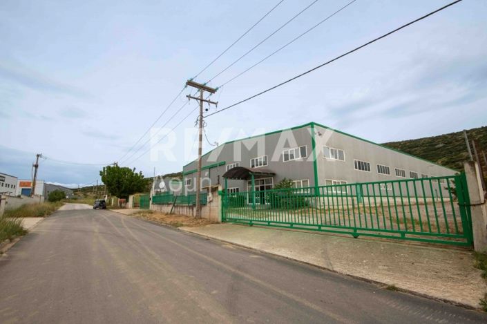 Image No.1-Propriété de 4 chambres à vendre à Grèce
