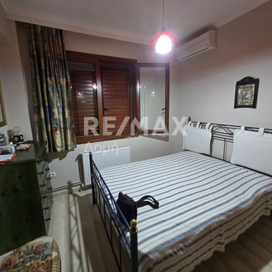 Image No.27-5 Bed Property for sale