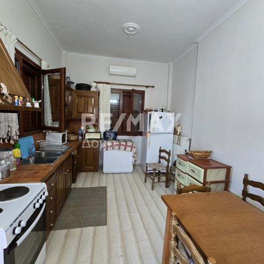 Image No.28-5 Bed Property for sale