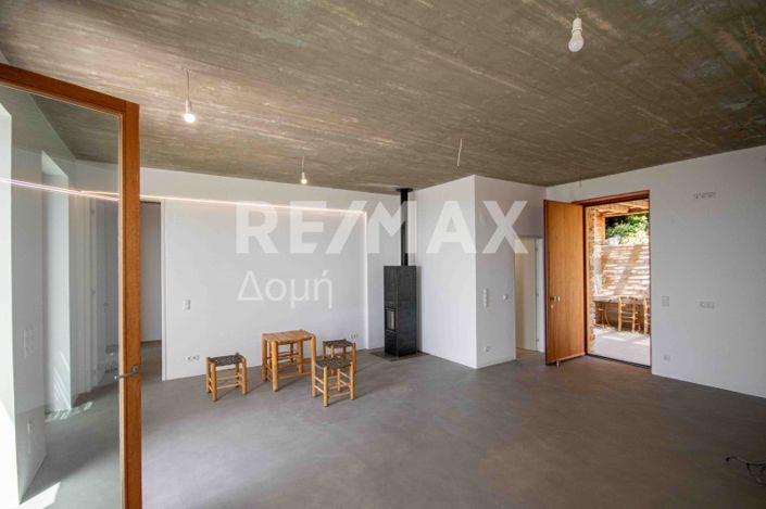 Image No.10-2 Bed House for sale