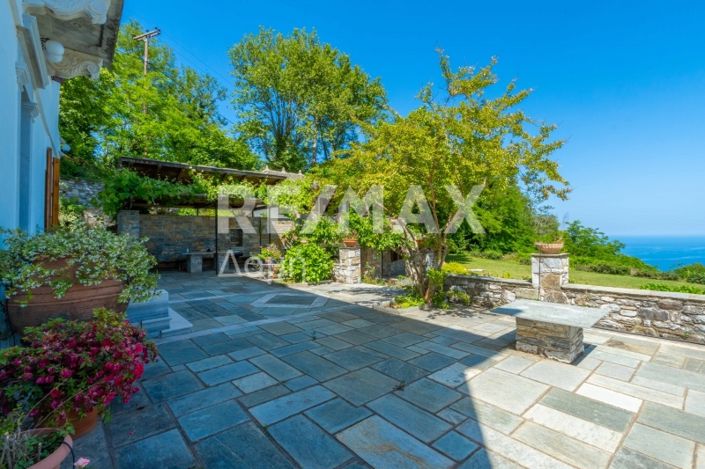 Image No.45-5 Bed Property for sale