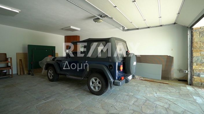 Image No.58-5 Bed Property for sale