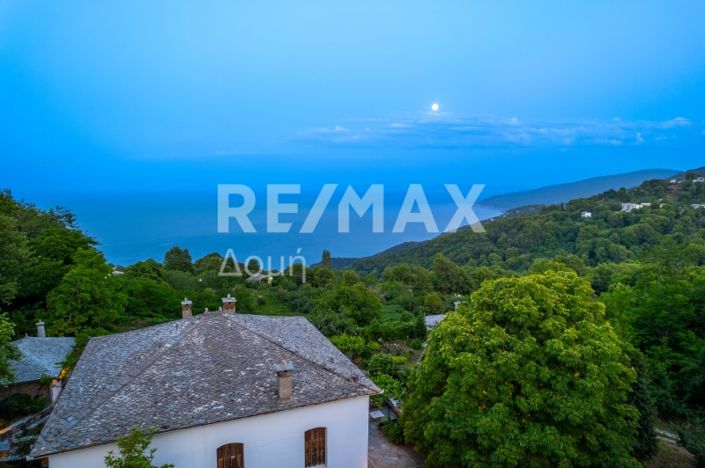 Image No.61-5 Bed Property for sale