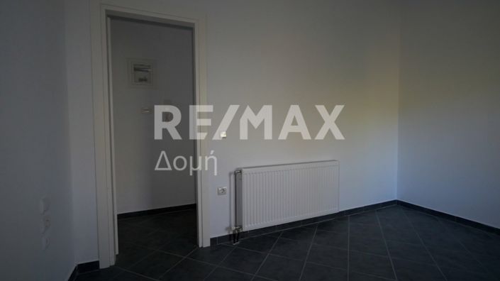 Image No.10-3 Bed Property for sale