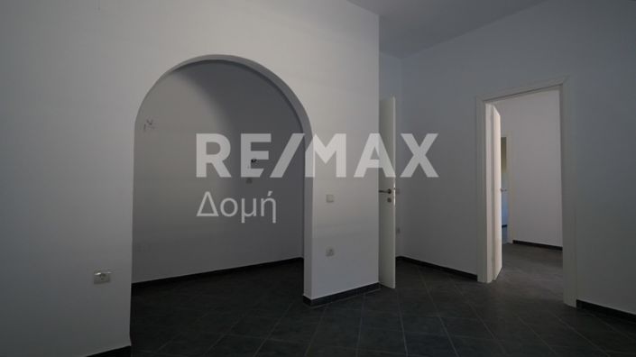 Image No.12-3 Bed Property for sale