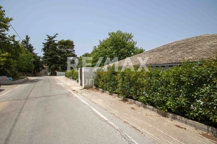 Image No.21-3 Bed Property for sale