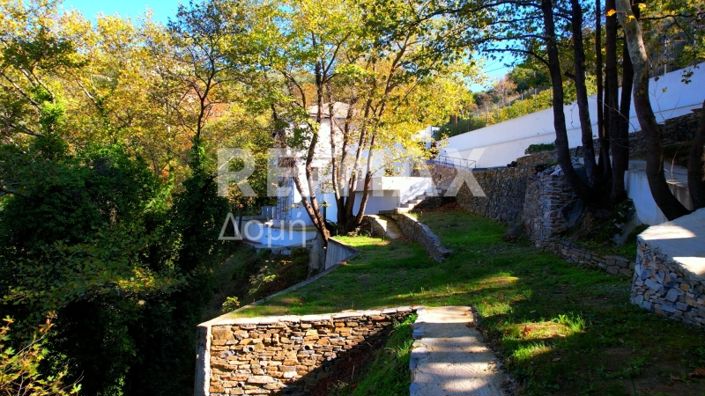 Image No.40-3 Bed Property for sale