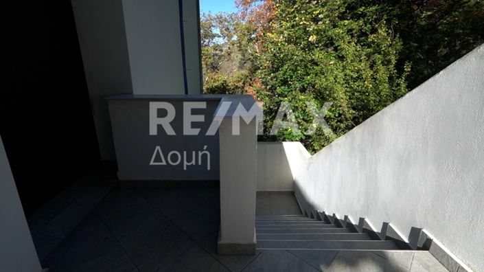 Image No.48-3 Bed Property for sale