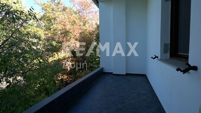 Image No.49-3 Bed Property for sale