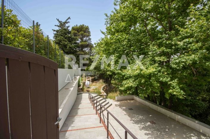 Image No.7-3 Bed Property for sale