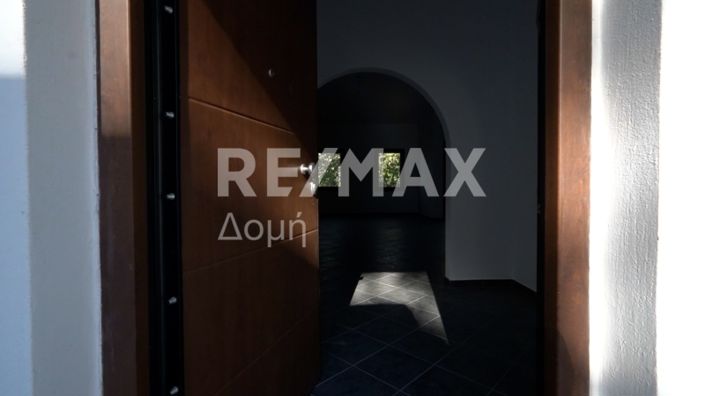 Image No.8-3 Bed Property for sale