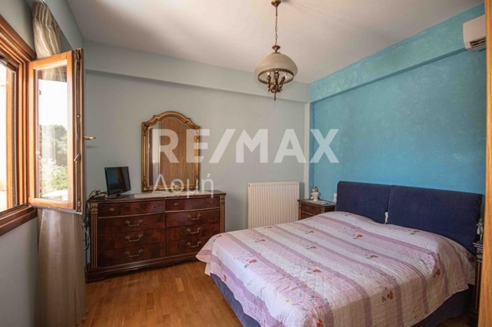 Image No.21-6 Bed House for sale