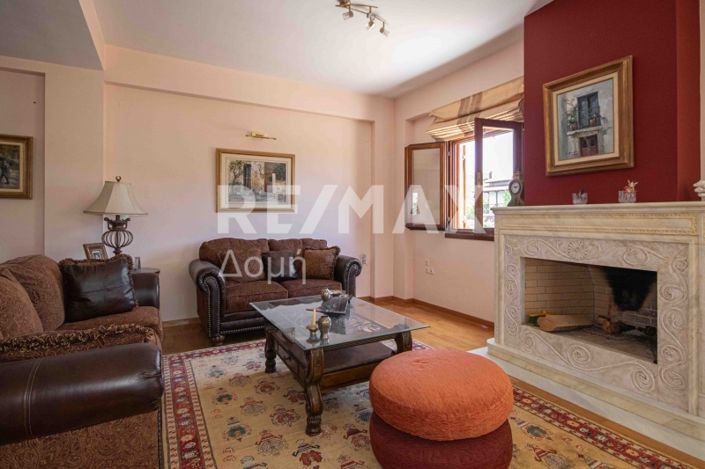 Image No.26-6 Bed House for sale