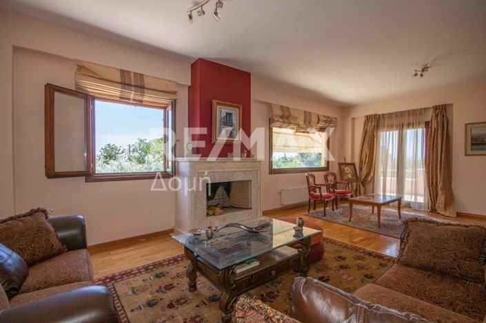 Image No.28-6 Bed House for sale