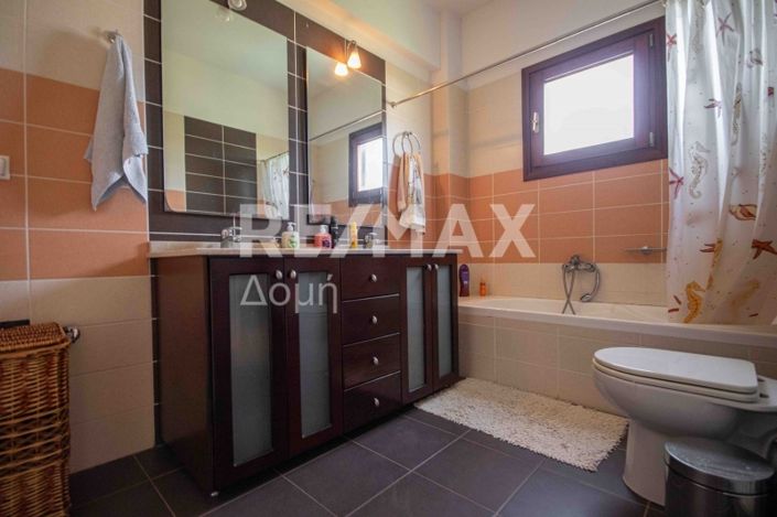 Image No.37-6 Bed House for sale