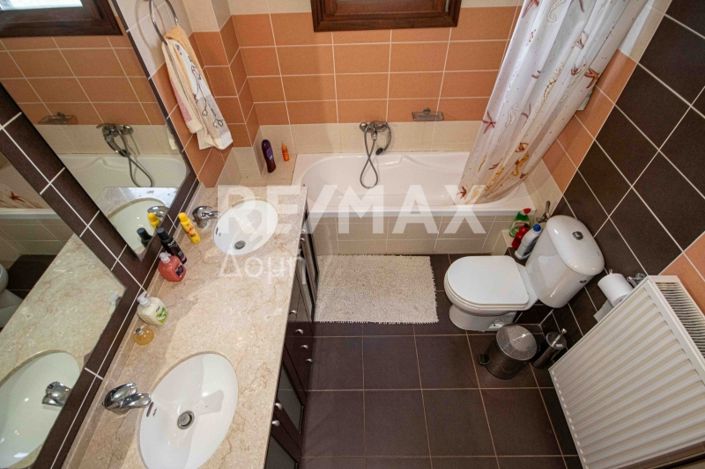 Image No.38-6 Bed House for sale