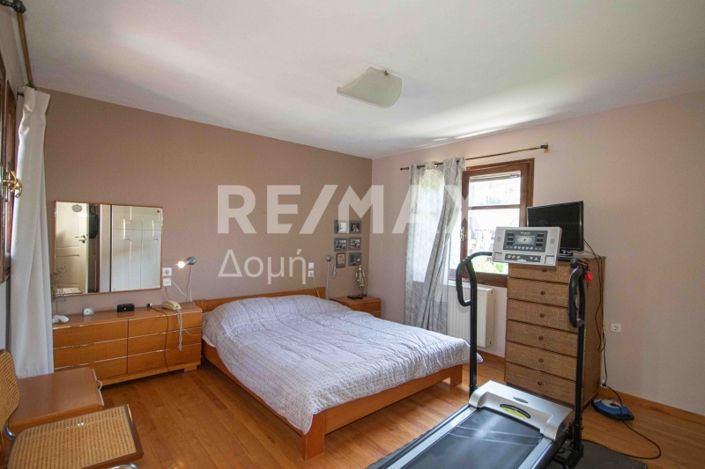 Image No.52-4 Bed Property for sale