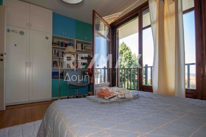 Image No.62-4 Bed Property for sale