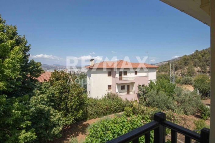 Image No.68-4 Bed Property for sale