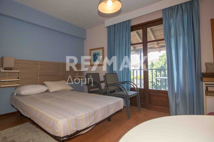 Image No.69-4 Bed Property for sale