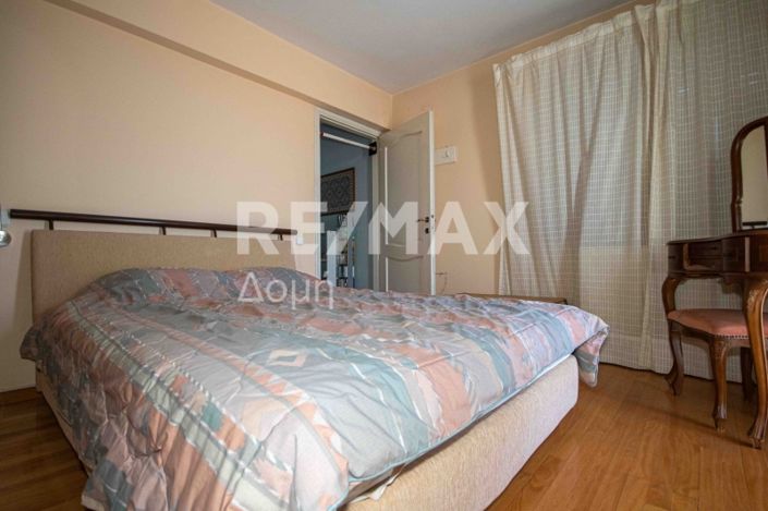 Image No.77-4 Bed Property for sale