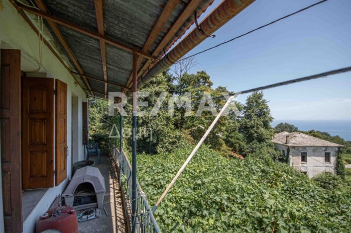 Image No.28-3 Bed Property for sale