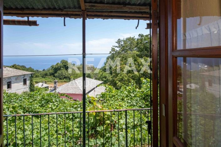 Image No.42-3 Bed Property for sale