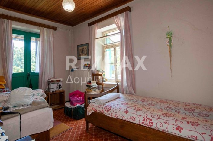 Image No.44-3 Bed Property for sale