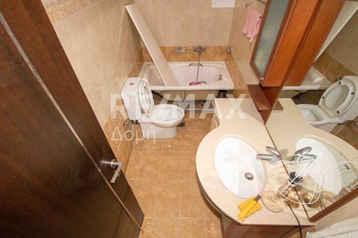 Image No.30-6 Bed House for sale