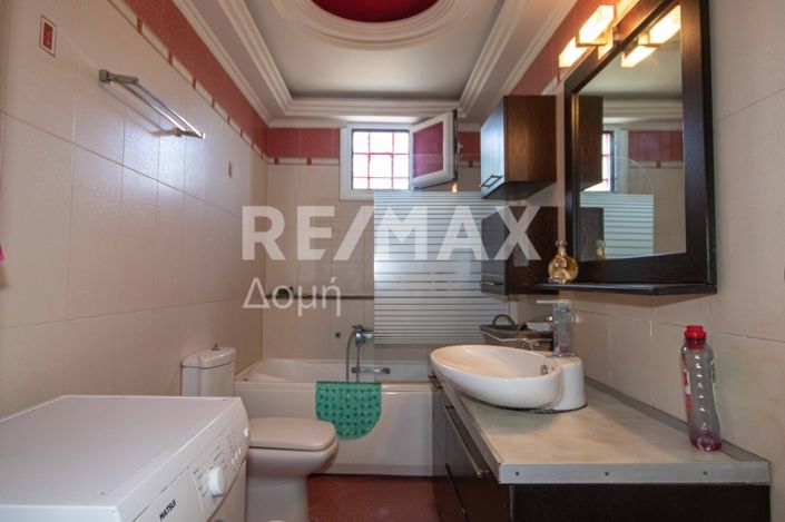 Image No.39-6 Bed House for sale