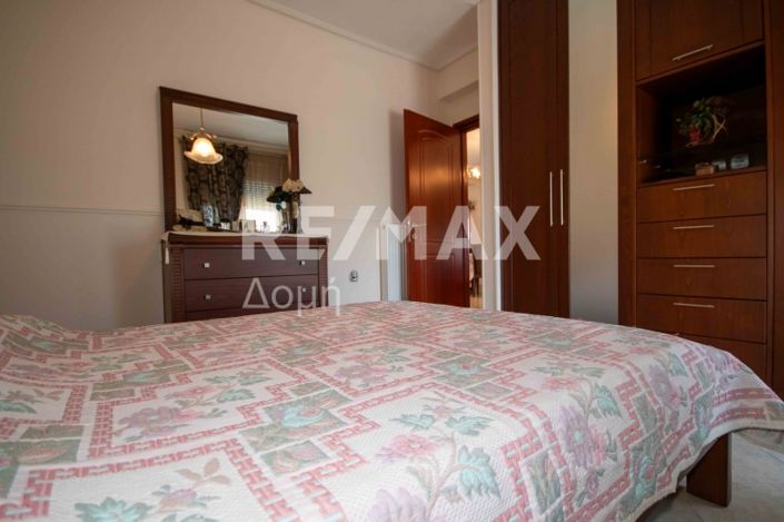Image No.75-6 Bed House for sale