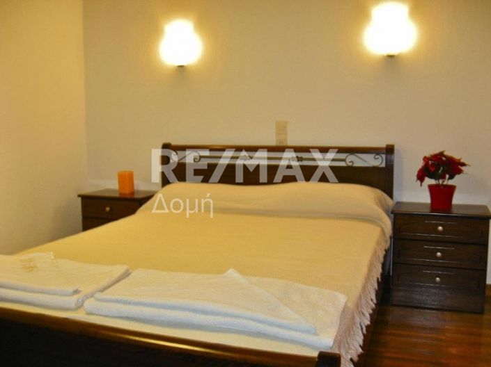 Image No.2-6 Bed Property for sale