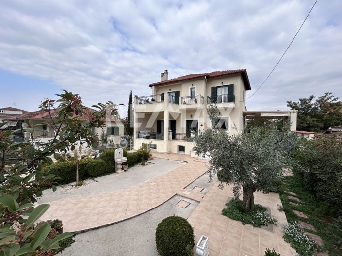 Image No.2-Maisonette de 4 chambres à vendre à Center