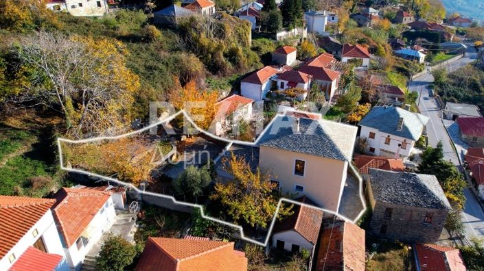 Image No.101-4 Bed Property for sale